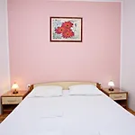 Apartment With Parking Space - 5088