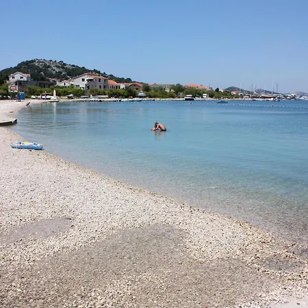 公寓 With Parking Space - 5088 *