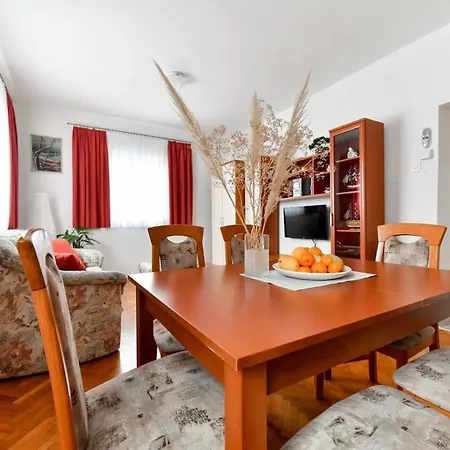 With Parking Space - 5088 公寓