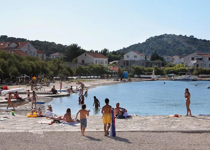 Apartman With Parking Space - 5088 Murter