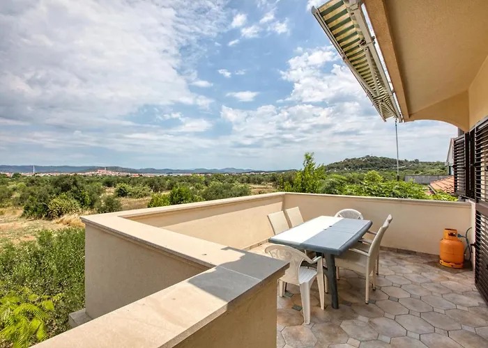 With Parking Space - 5088 Apartman Murter