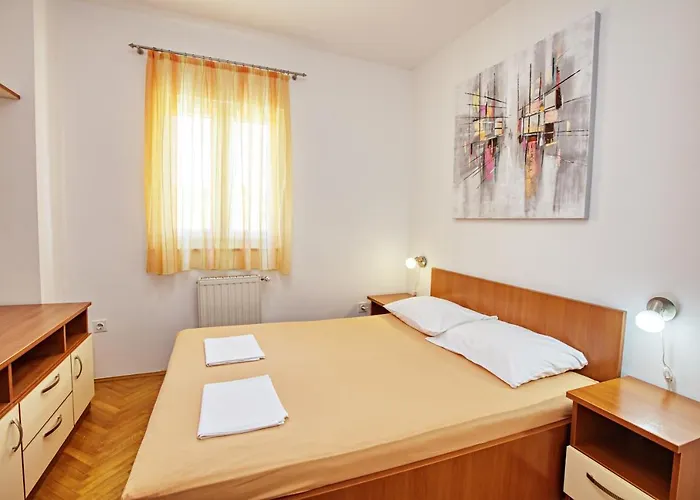 With Parking Space - 5088 Murter